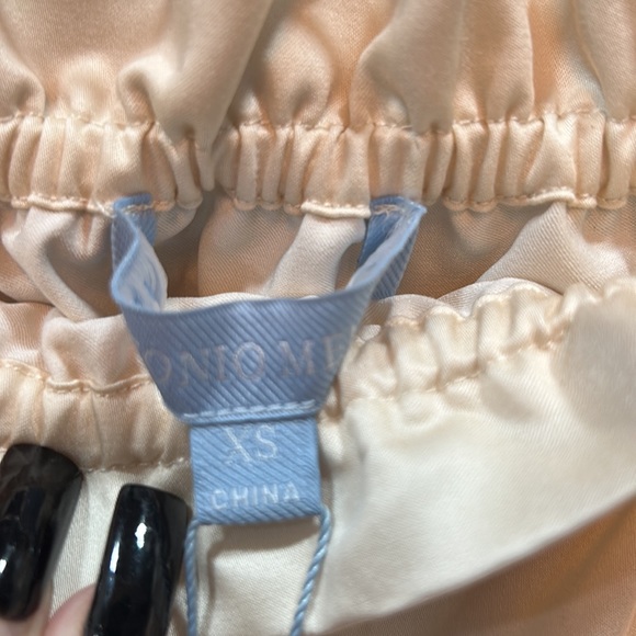 NEW WITH TAGS! GORGEOUS ANTONIO MELANI NEW BLOUSE! Size XS. - Picture 8 of 8